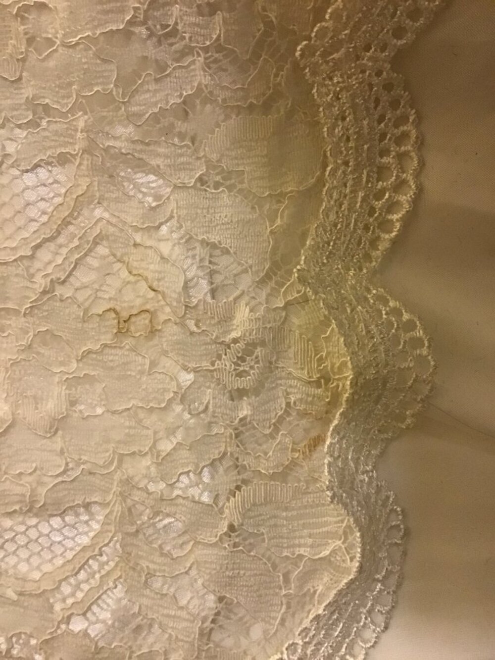 Elegant White Lace Wedding / Formal Gown – Adjustable Fit (Approx. Size 0–6) - Picture 13 of 14
